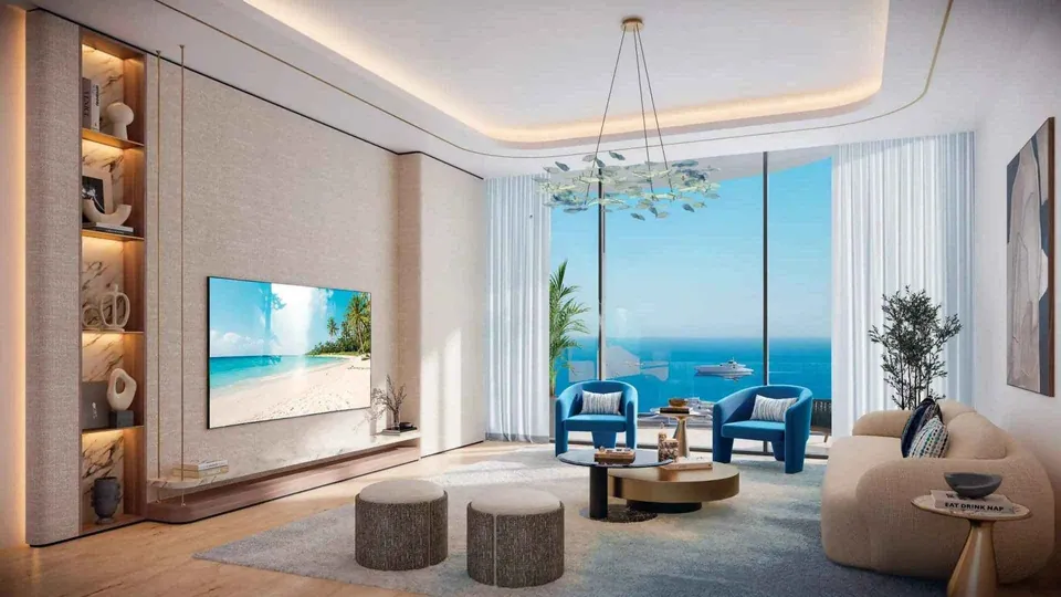 Royal Yacht Club Residences: interior living, photo 7 of 12