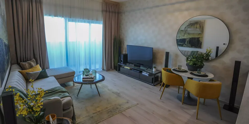 Azizi Aura Phase 2: interior living, photo 3 of 7