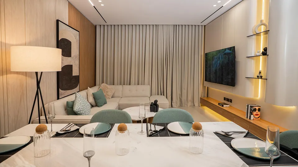 Tulip Oasis 11: interior living, photo 3 of 12
