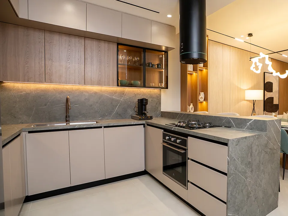 Tulip Oasis 11: interior kitchen, photo 10 of 12