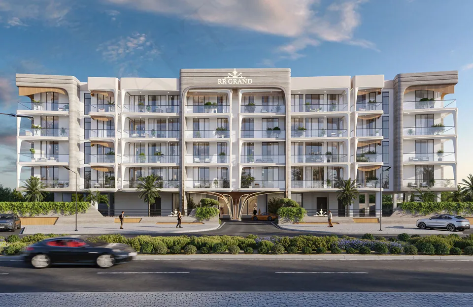 RR Grand: exterior, photo 2 of 5